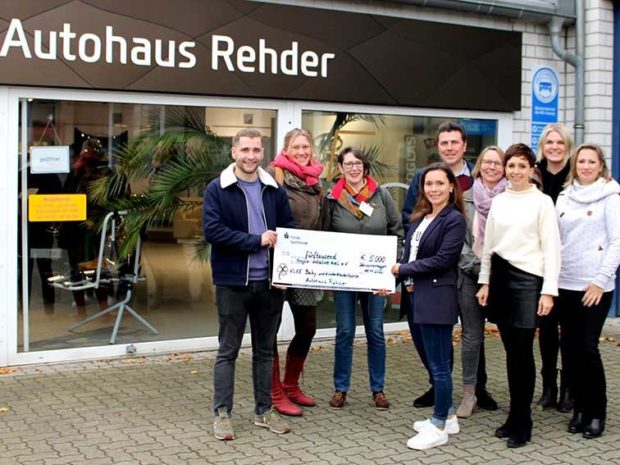 SPENDENÜBERGABE AN KLEE